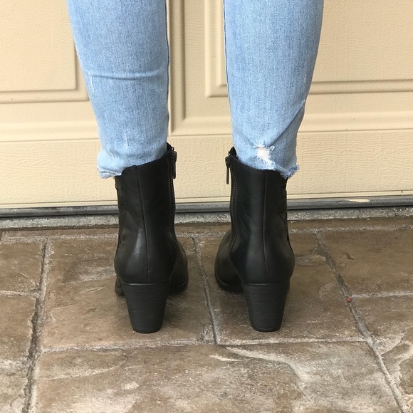 Black Genuine Leather Pointy Toe Boho Ankle Boots - Picture 4 of 8